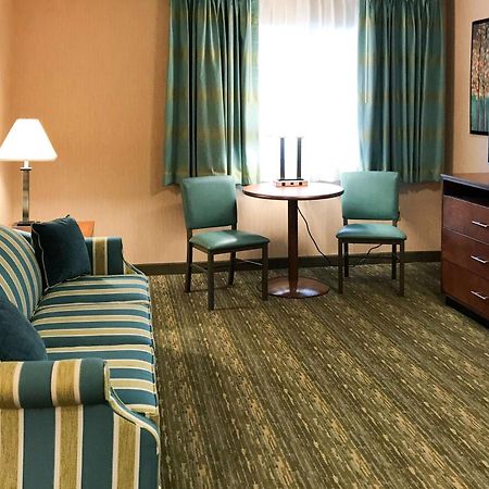 Quality Inn Bedford Bagian luar foto