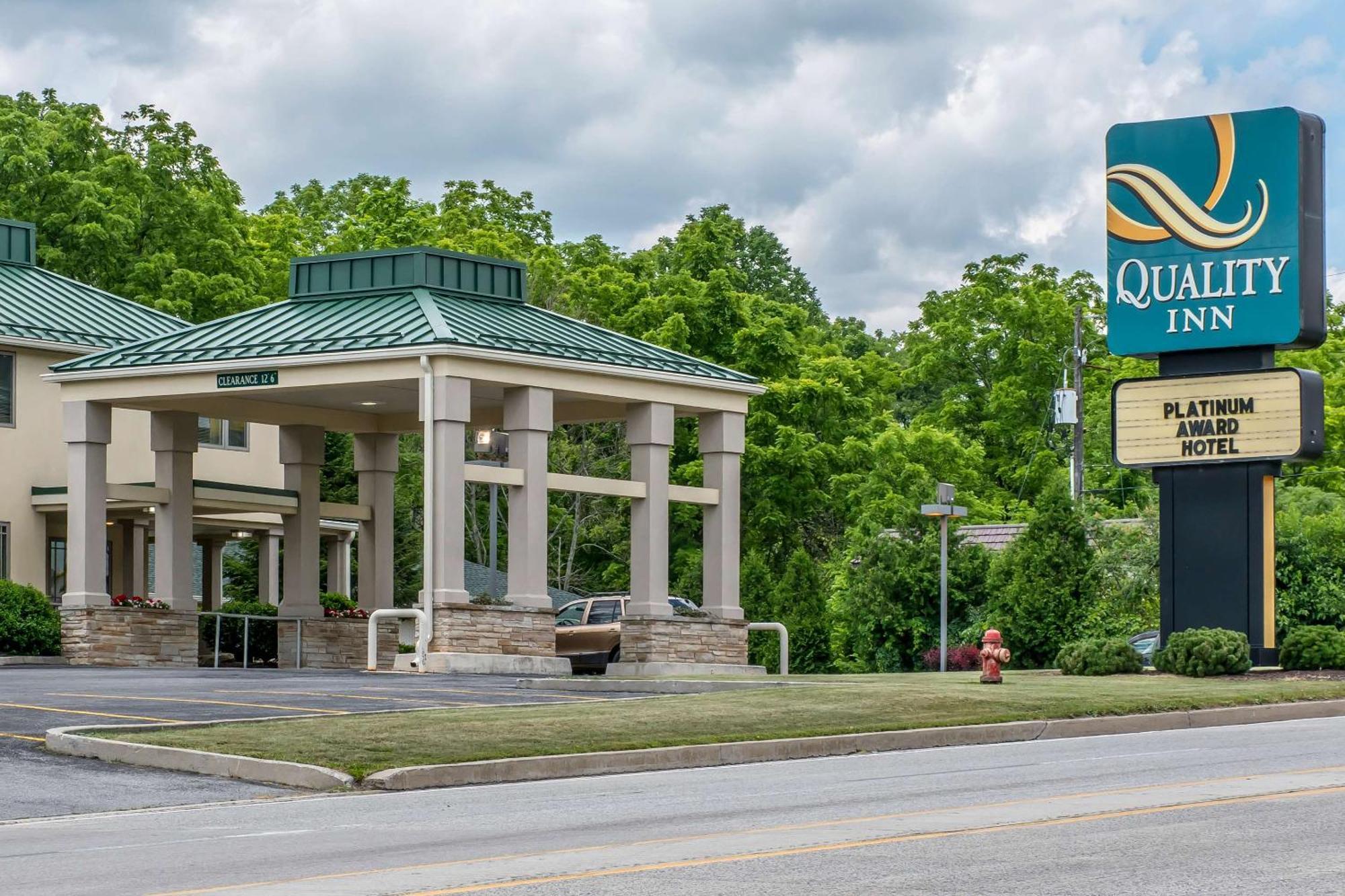 Quality Inn Bedford Bagian luar foto