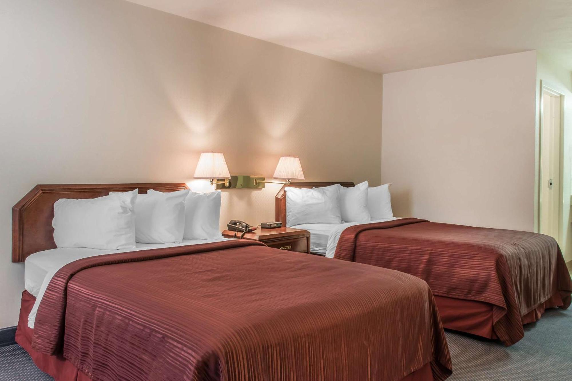 Quality Inn Bedford Bagian luar foto