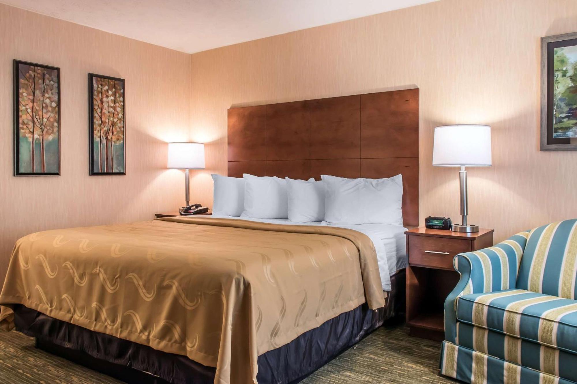 Quality Inn Bedford Bagian luar foto